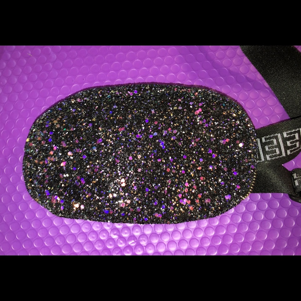 VARSITY GLITTER FANNY PACK